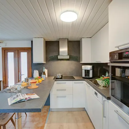 Rustic Mountain Daire *